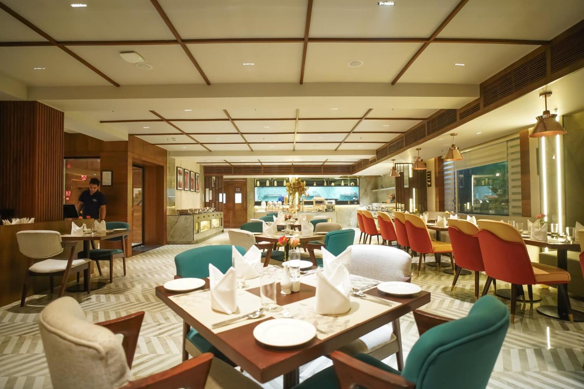 Ishaan Sarovar Portico 데오가르 외부 사진