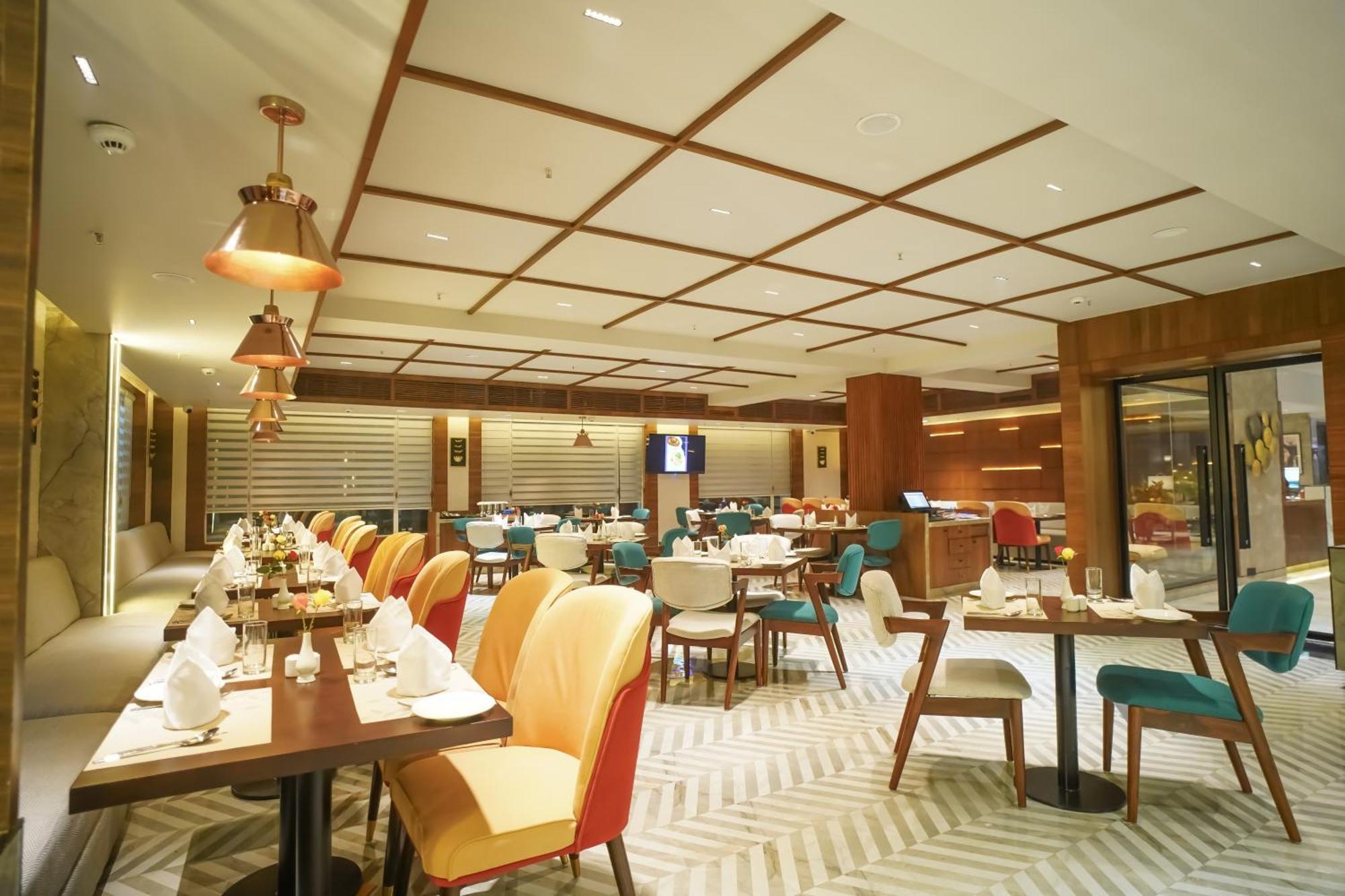 Ishaan Sarovar Portico 데오가르 외부 사진